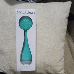 PMD CLEAN SMART FACIAL CLEANSING DEVICE brand new in box